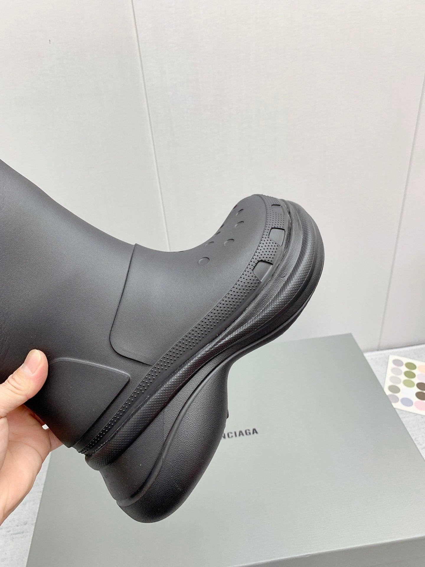 巴黎世-2022秋冬 x Crocs 防滑厚底雨靴 黑色