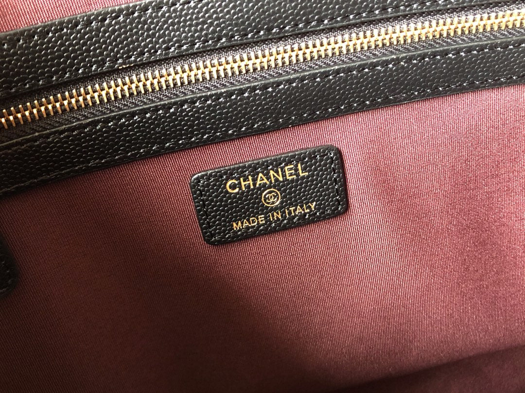 Chanel 大號手拿包-金扣