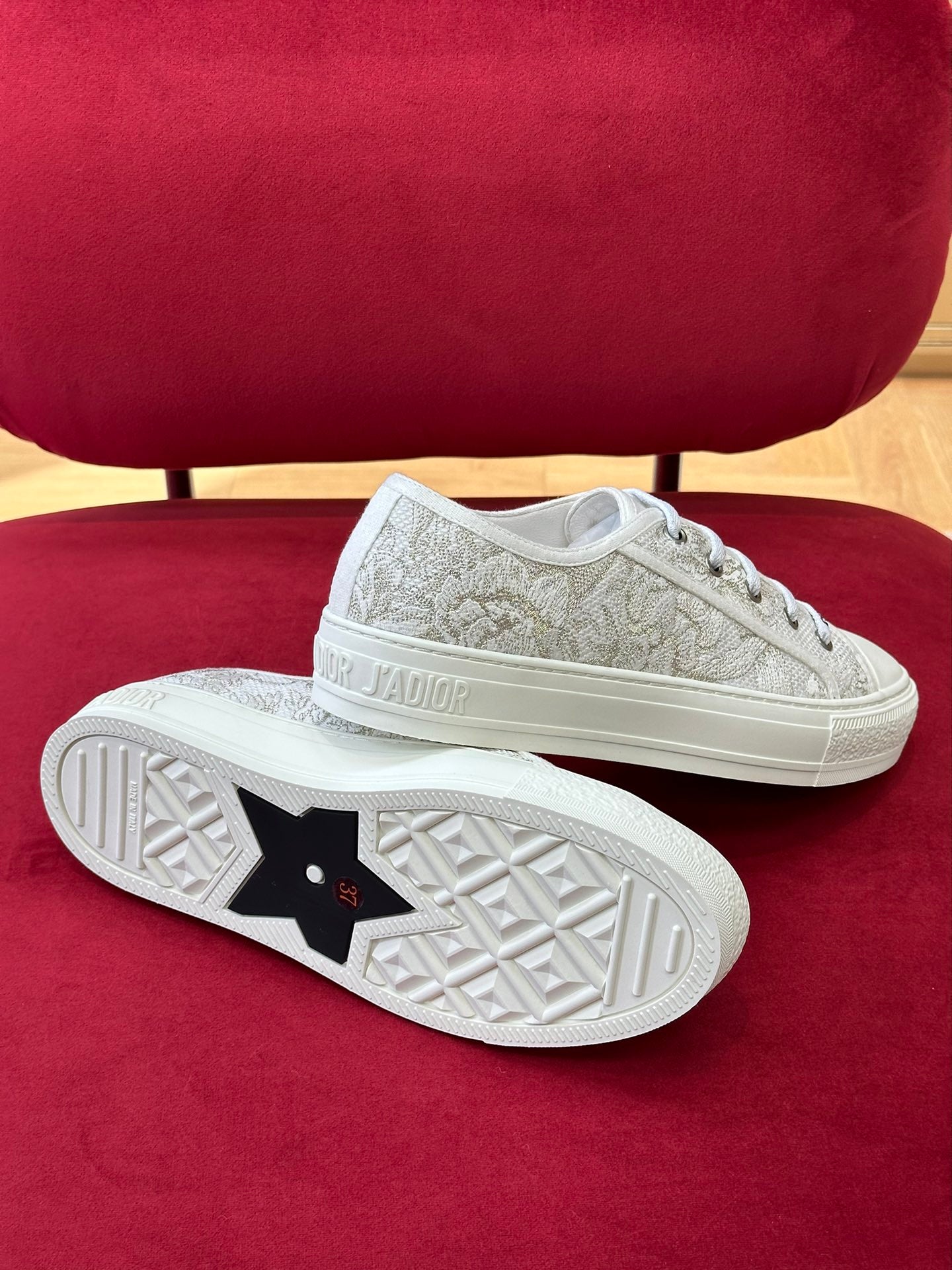 迪D家-2023春夏新顏色 刺繡板鞋 白色