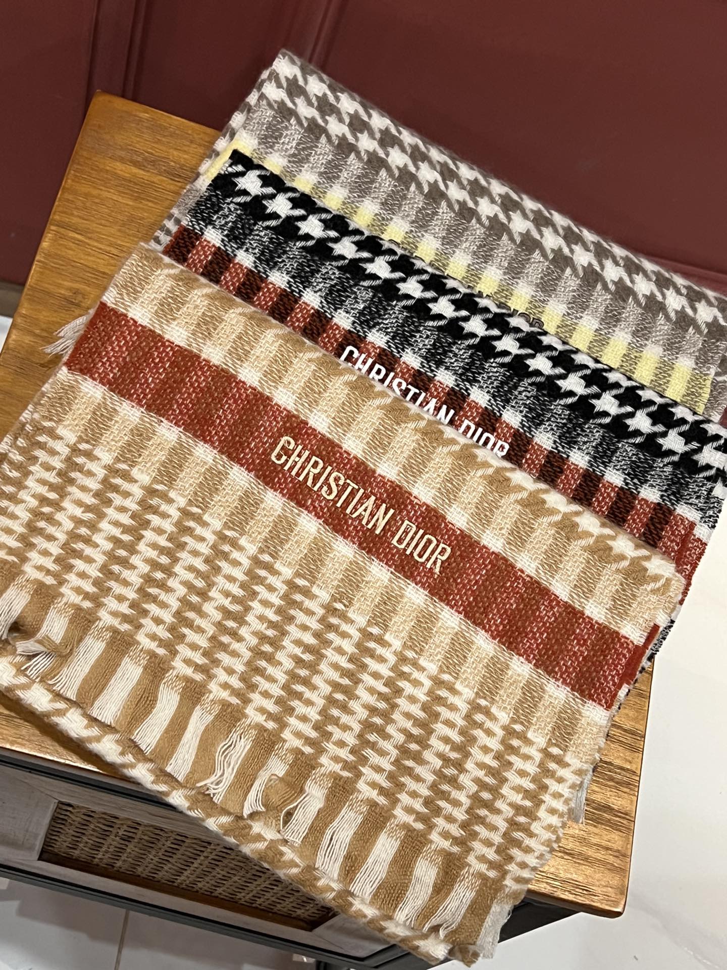 迪D家-千鳥格圍巾 190*32cm 100%羊絨