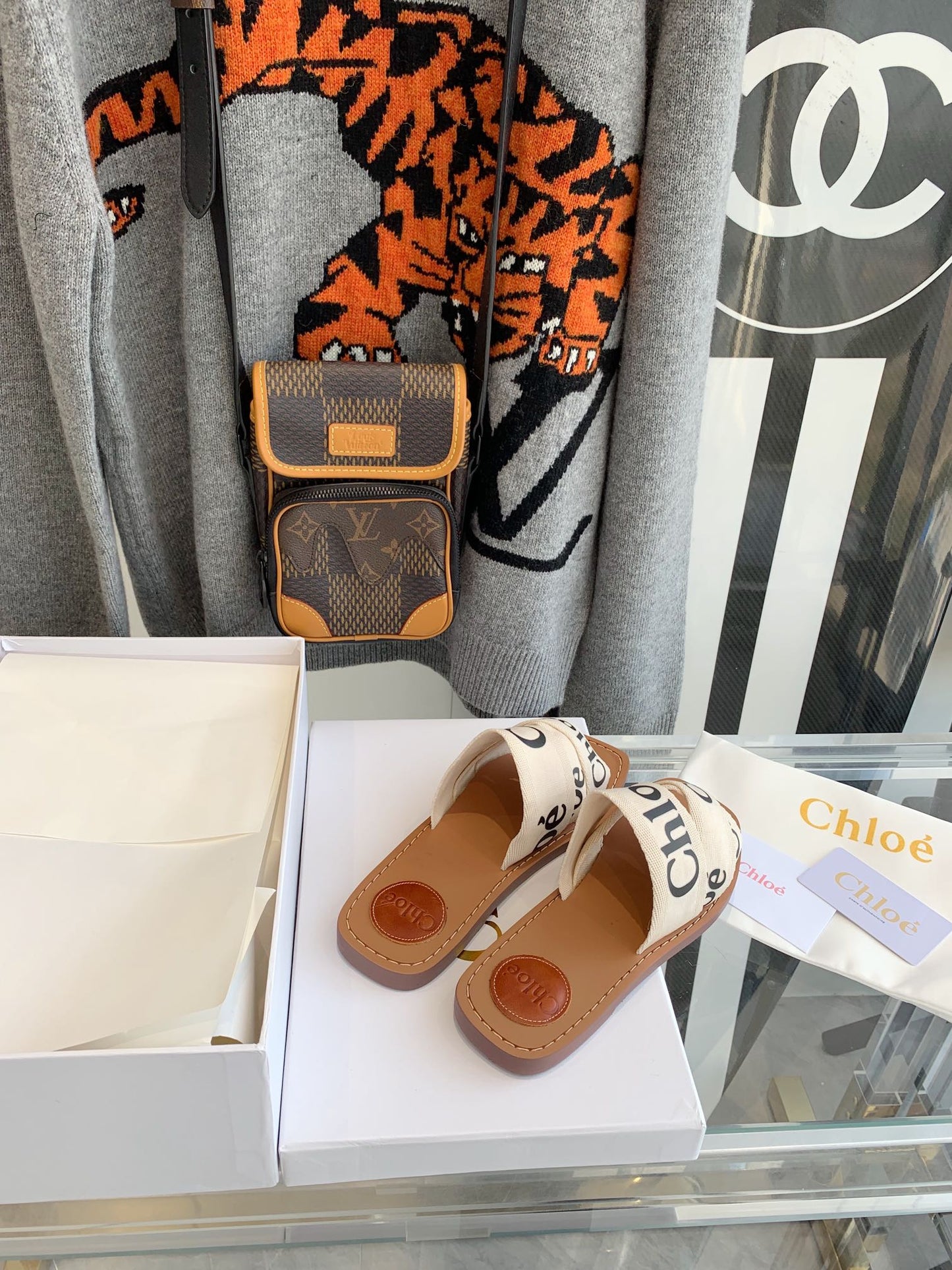 克羅C-Chloe Woody Logo 拖鞋（尺碼35-41）