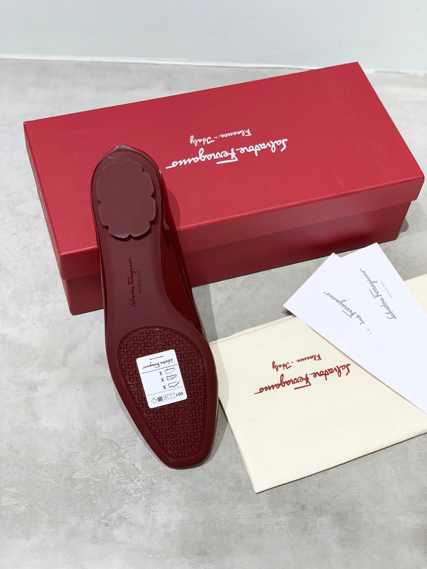 Salvatore Ferragamo鞋-紅色漆皮 圓頭 平底鞋