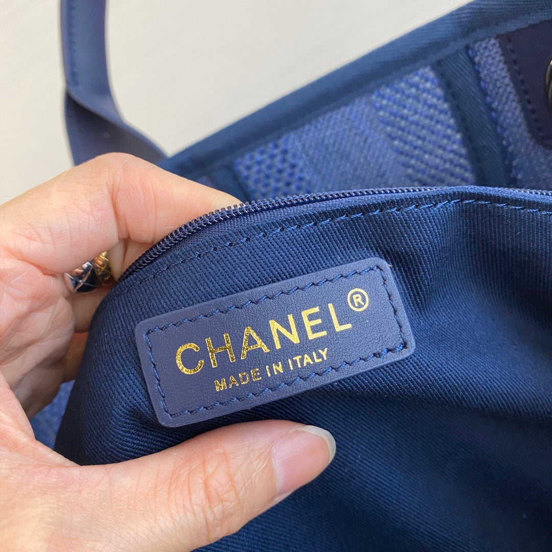 Chanel 大號深藍條紋沙灘包