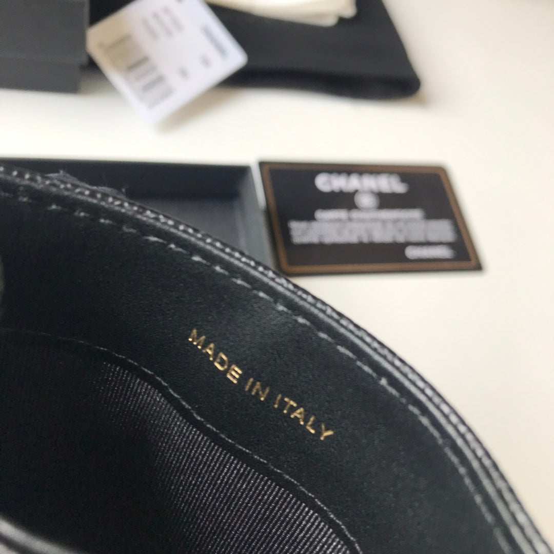 Chanel 大Logo卡包