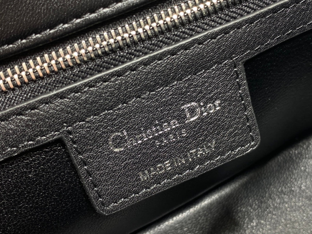 Dior Caro 小號20cm-黑色銀扣小牛皮