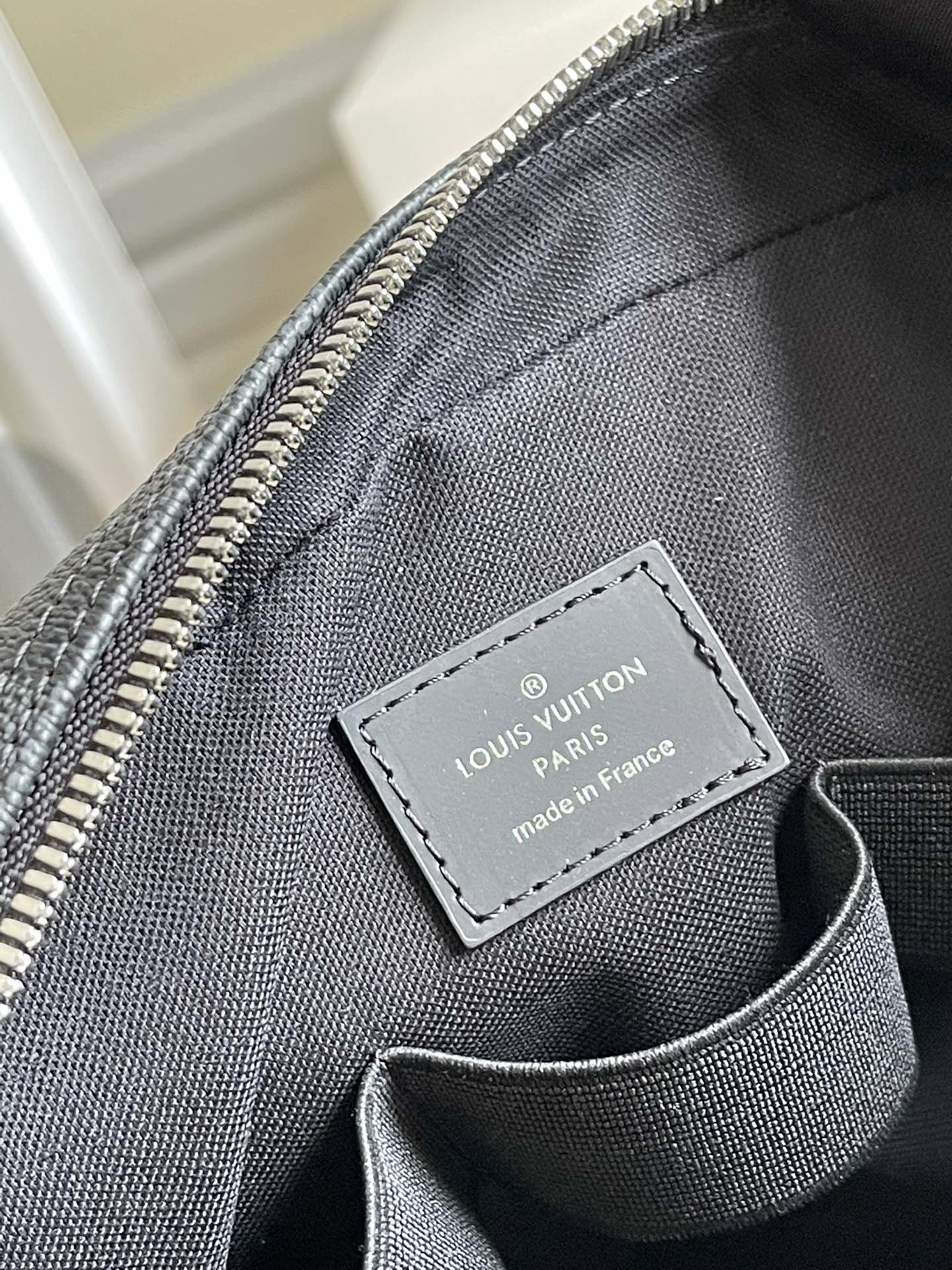 LV M43383 經典盥洗袋