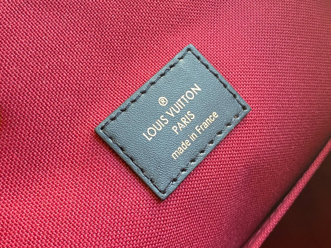 LV M45515 黑色 Montsouris 小號雙肩包
