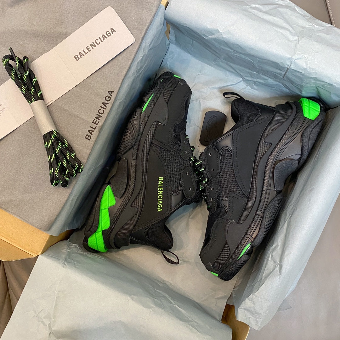 Balenciaga 巴黎世家-Triple S 老爹鞋