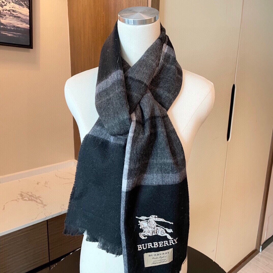 Burberry 平紋細紗鑲嵌立體紗線圍巾