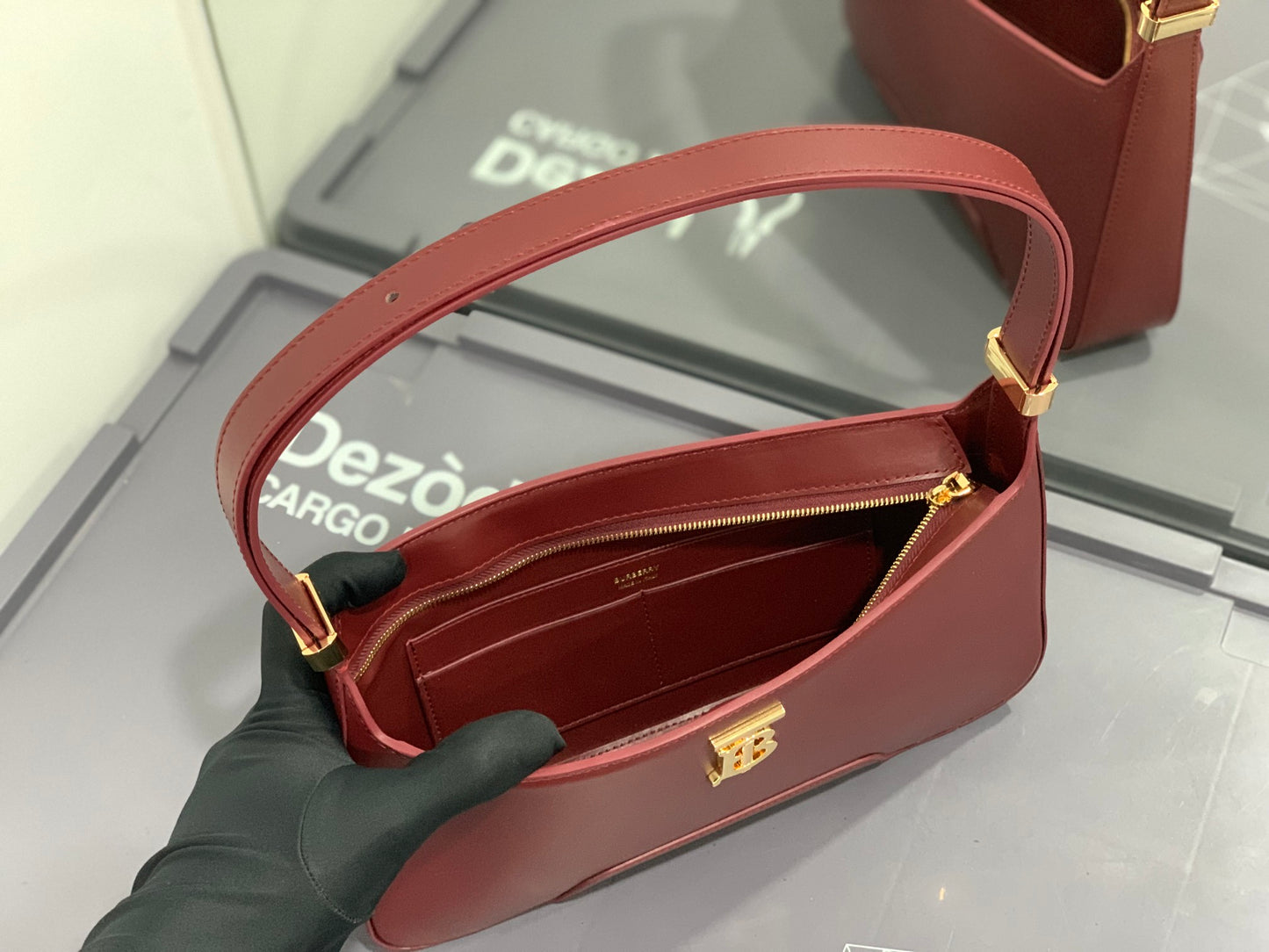 巴B家-新款 Tb shoulder bag 腋下斜挎包 酒紅色