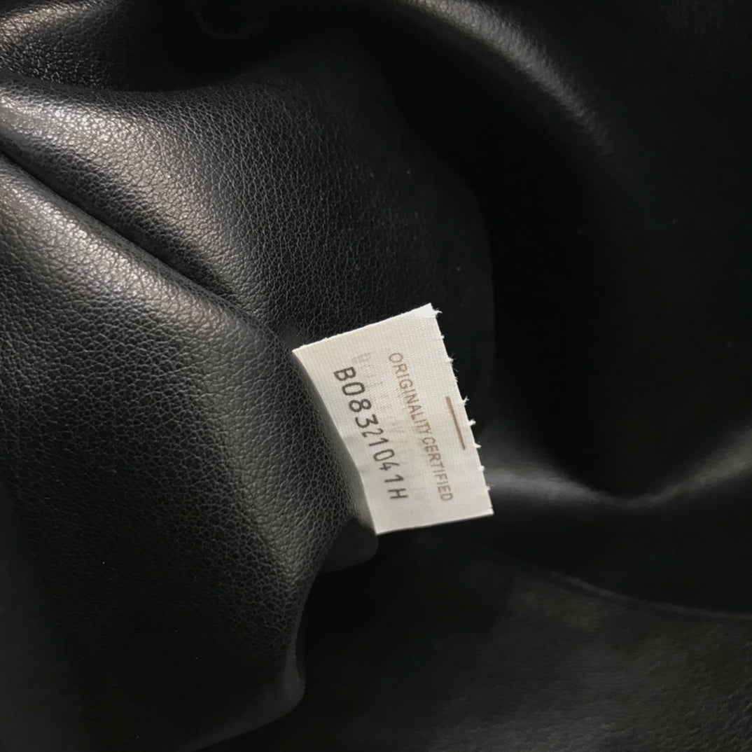 B編織- The  pouch 鏈條 雲朵包 31x16X12cm