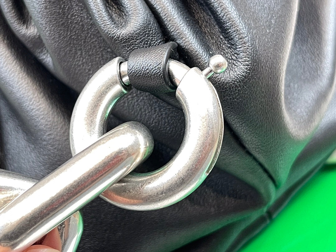 B編織- The Chain Pouch 鏈條云朵包 31x12x16cm