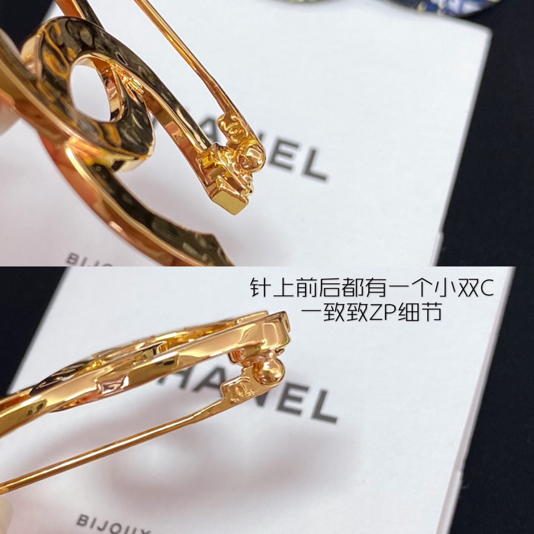 Chanel 胸針