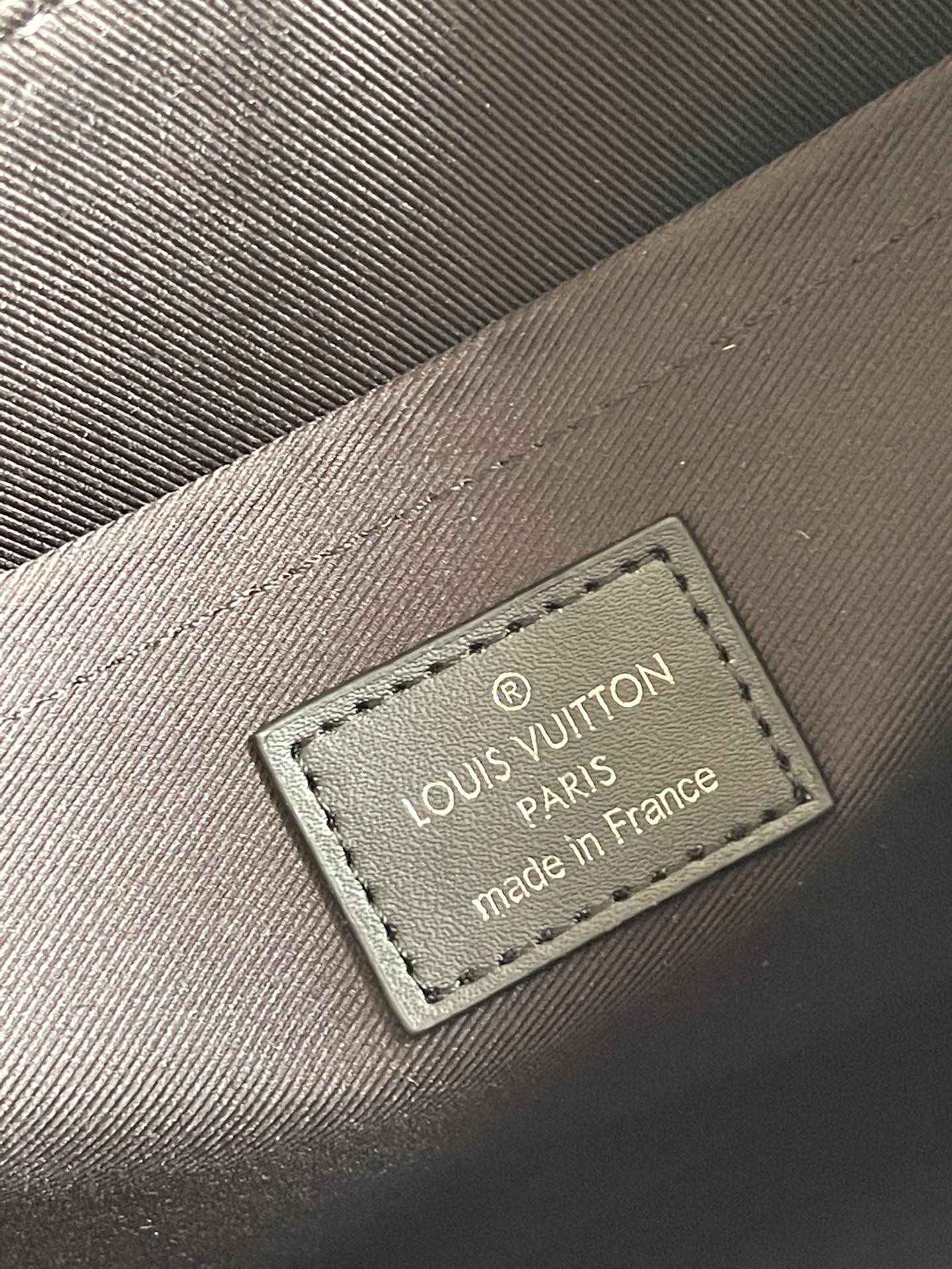 LV N60448 STANDING 手拿包