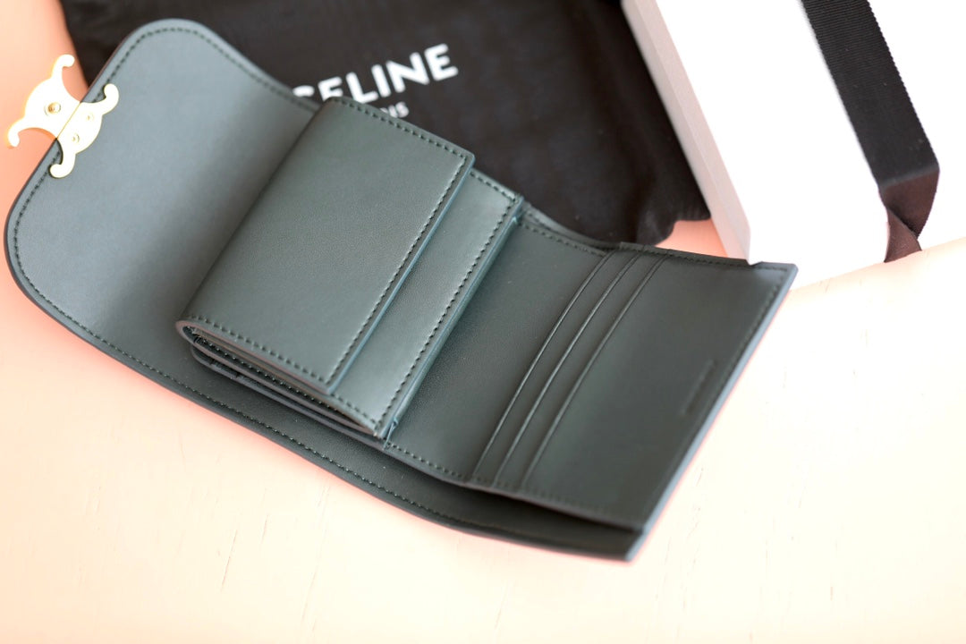 Celine TRIOMPHE 小號亮澤羊皮翻蓋錢包-墨綠