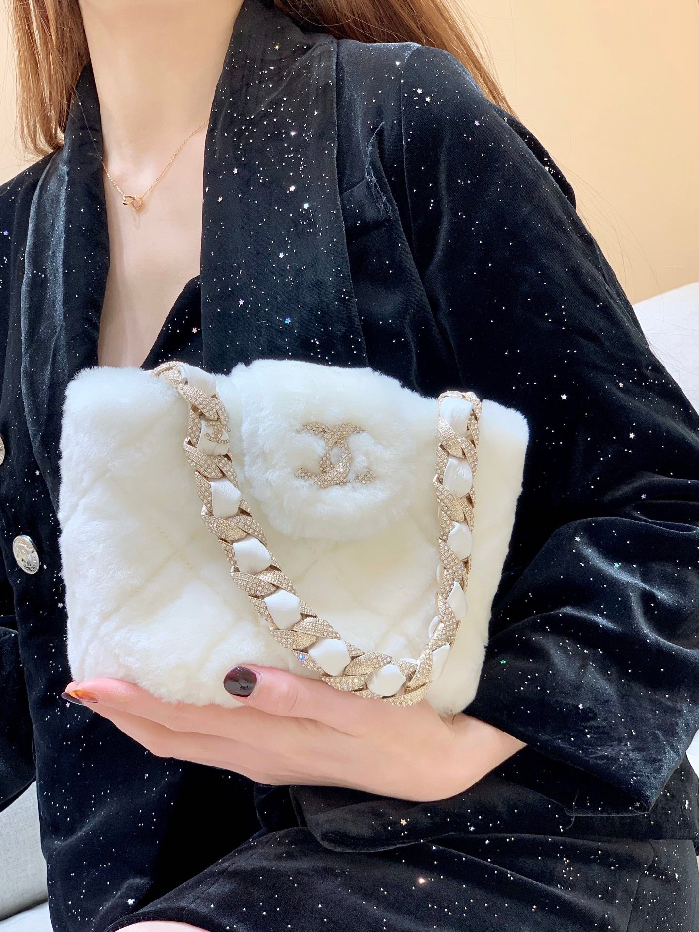 Chanel 剪羊毛鑽鏈包
