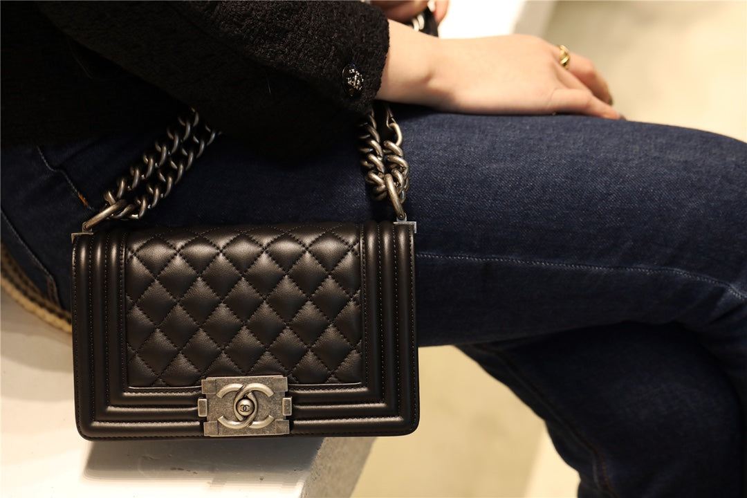 Chanel Leboy Mini-黑色胎牛皮-復古銀扣