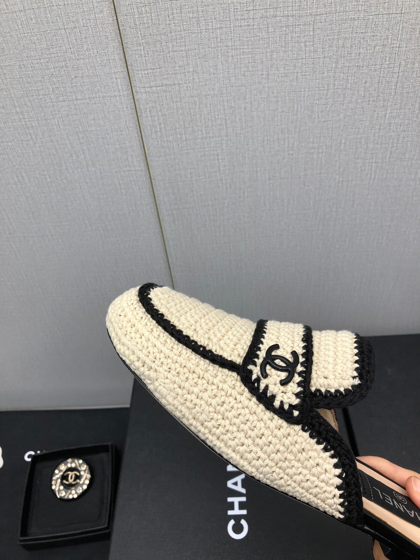 小香家-2023早春新款 山茶花編織拖鞋 杏色