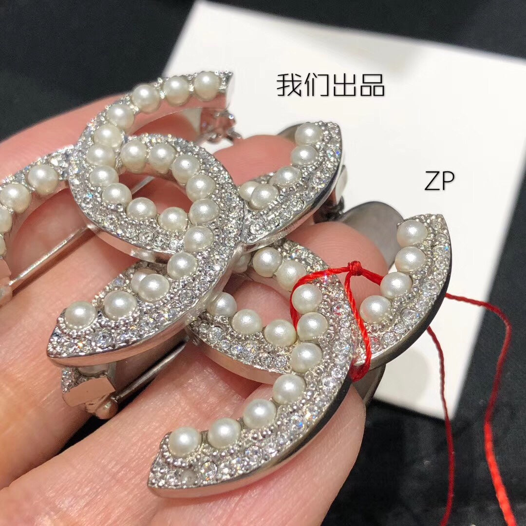 Chanel 胸針