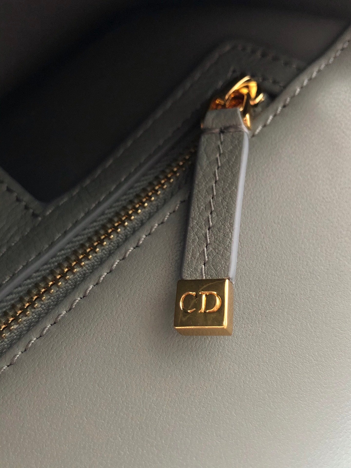 Dior Caro 小號20cm-岩石灰