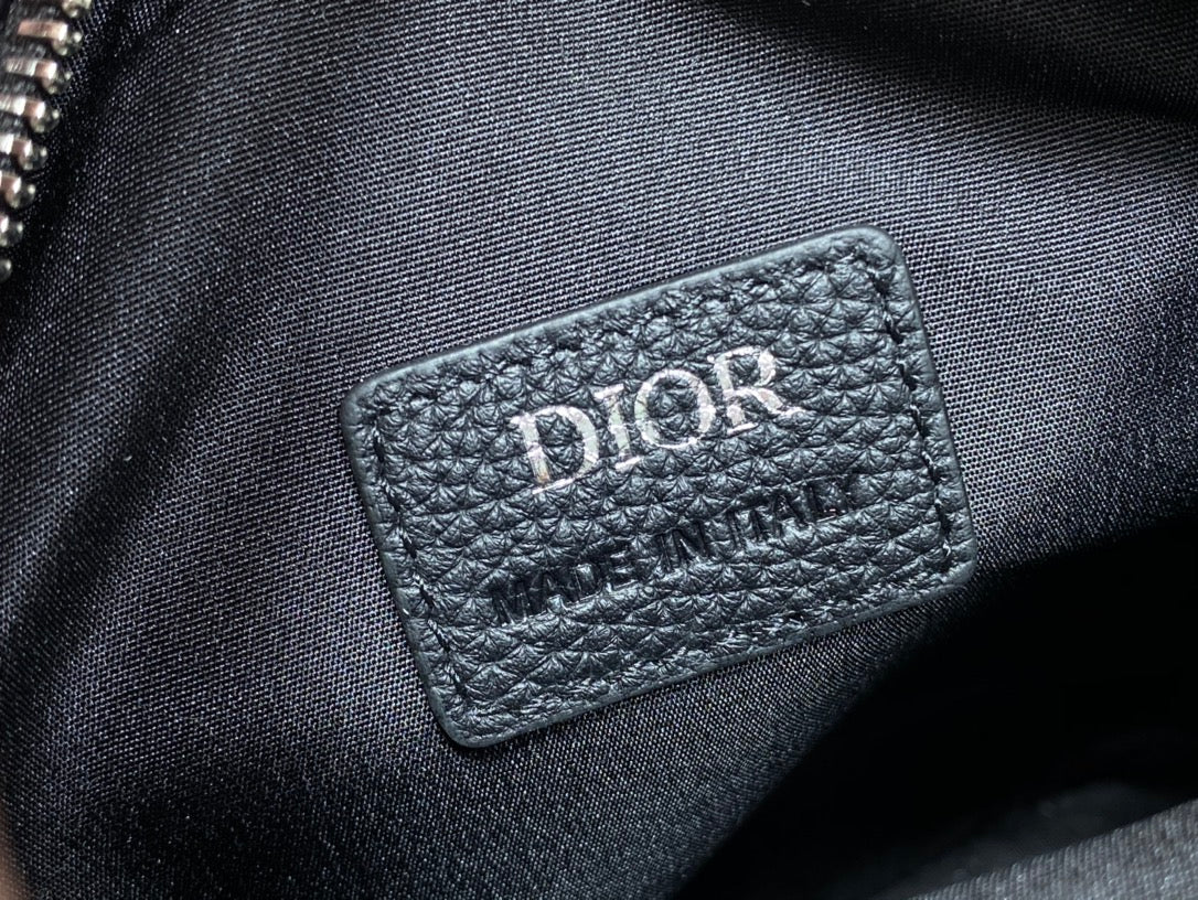 Dior 豎版相機包-15*6*18cm