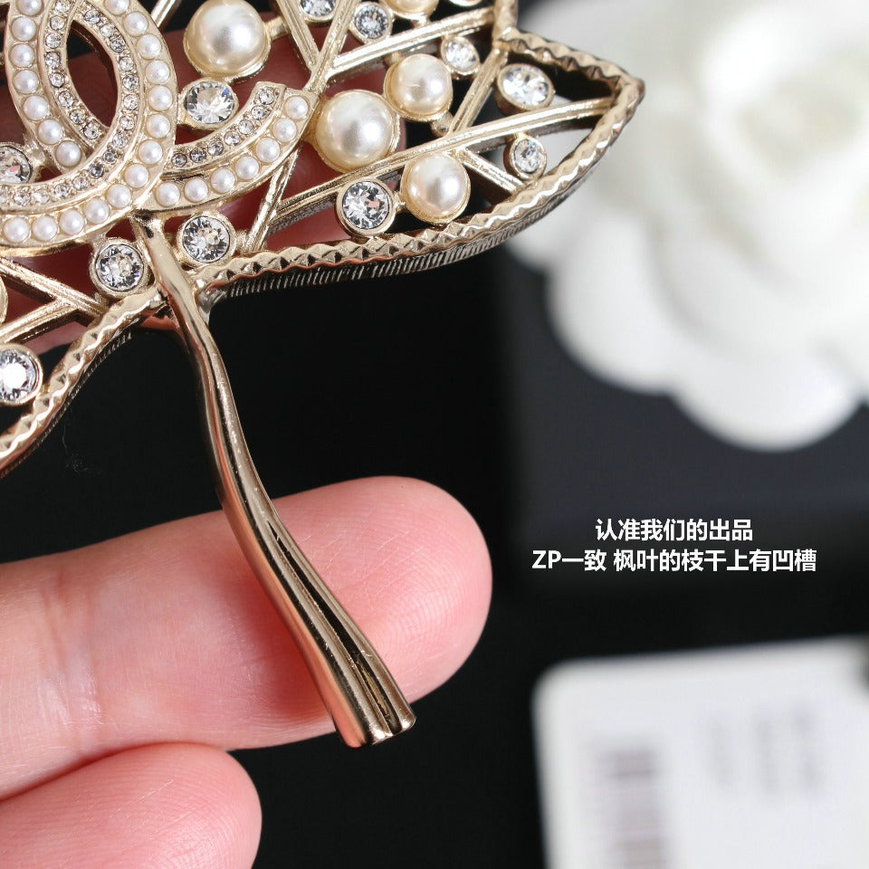 Chanel 胸針