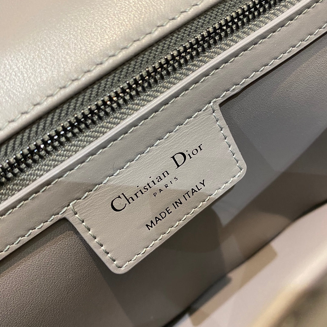 Dior-Caro 菱格紋 胖胖包 大號 灰色