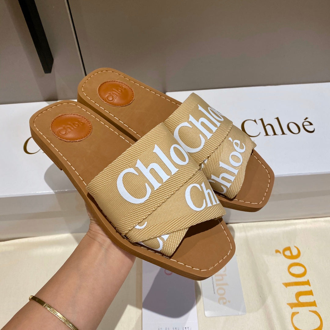 克羅C-奶茶色woody logo拖鞋（尺碼35-39，40、41訂製）