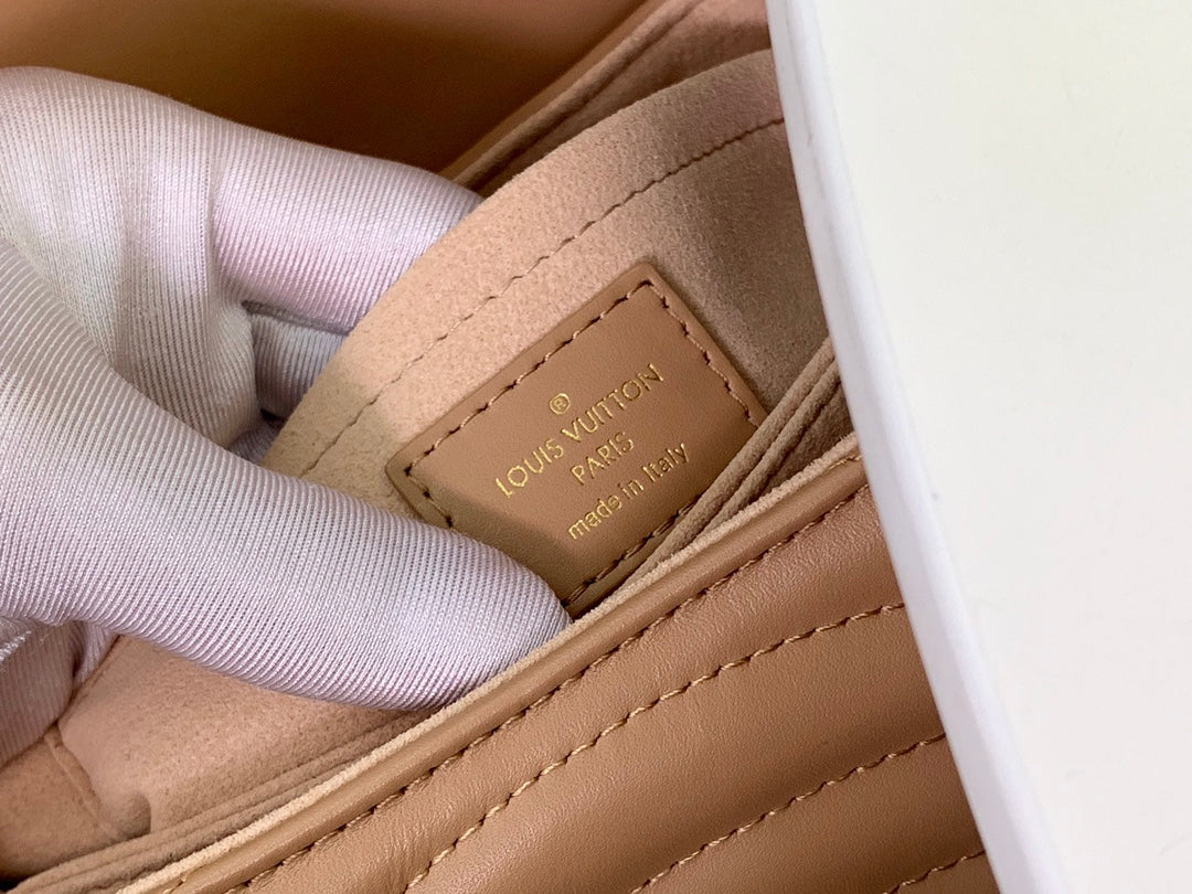 M53932 路L家-2019 秋季 New Wave Top Handle 手袋 杏色