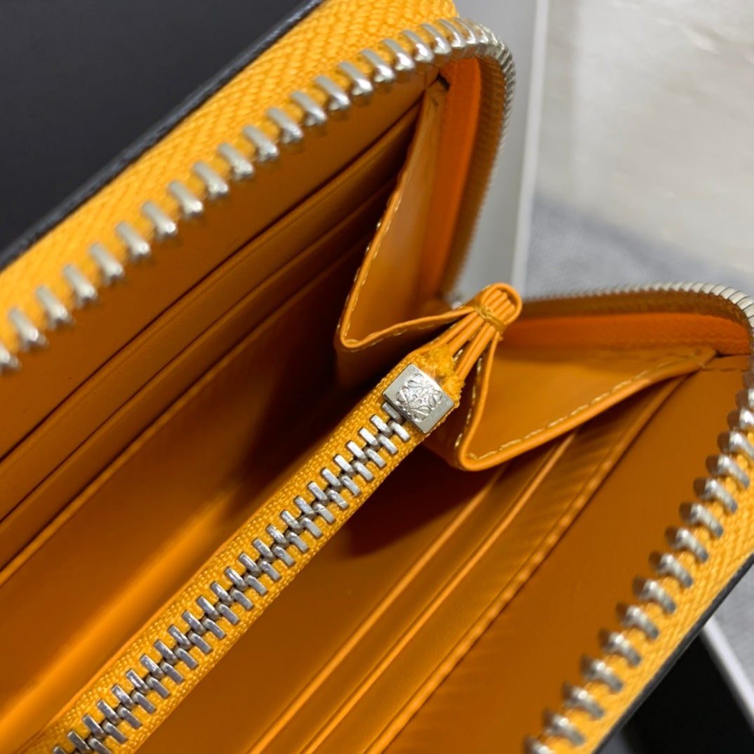 Loewe Puzzle zip around wallet 拉鍊長夾
