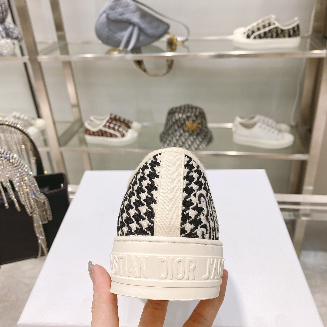 迪D家-刺繡帆布鞋