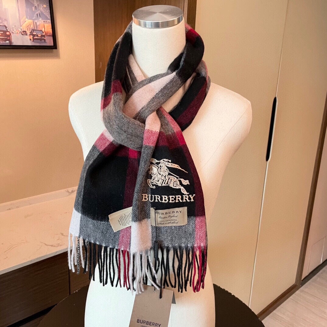 Burberry 羊絨圍巾