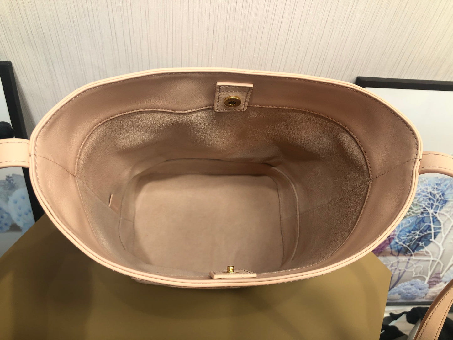 賽C家-2022s春夏新品 CUIR TRIOMPHE小號光滑牛皮水桶包