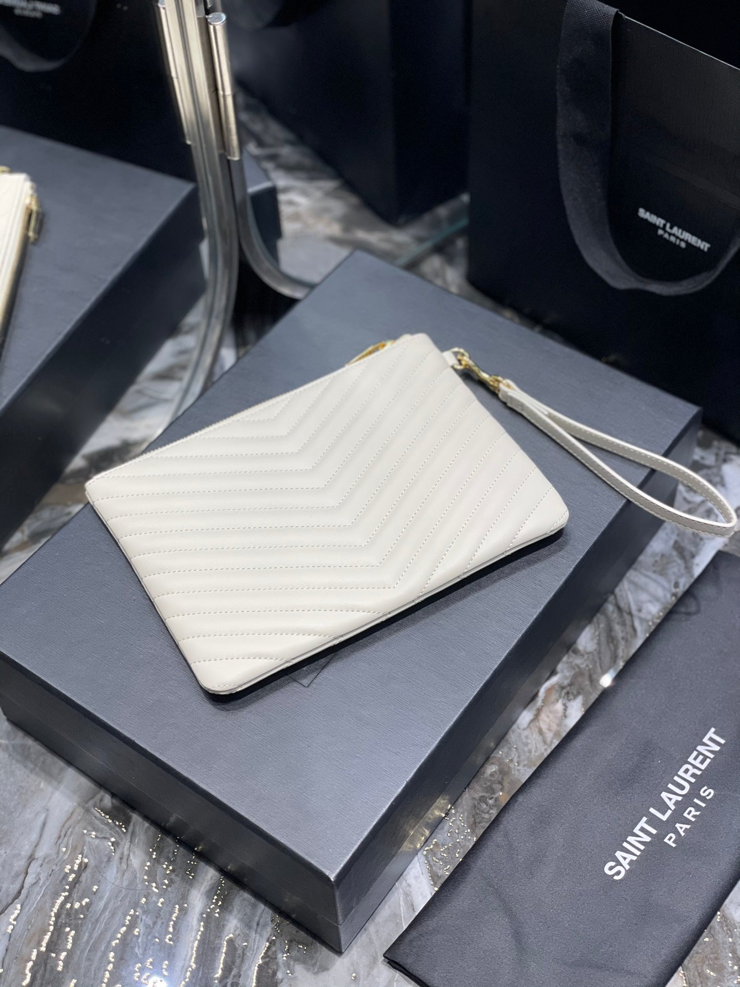 YSL 提花拼接文件手拿包-白色金扣-24cm