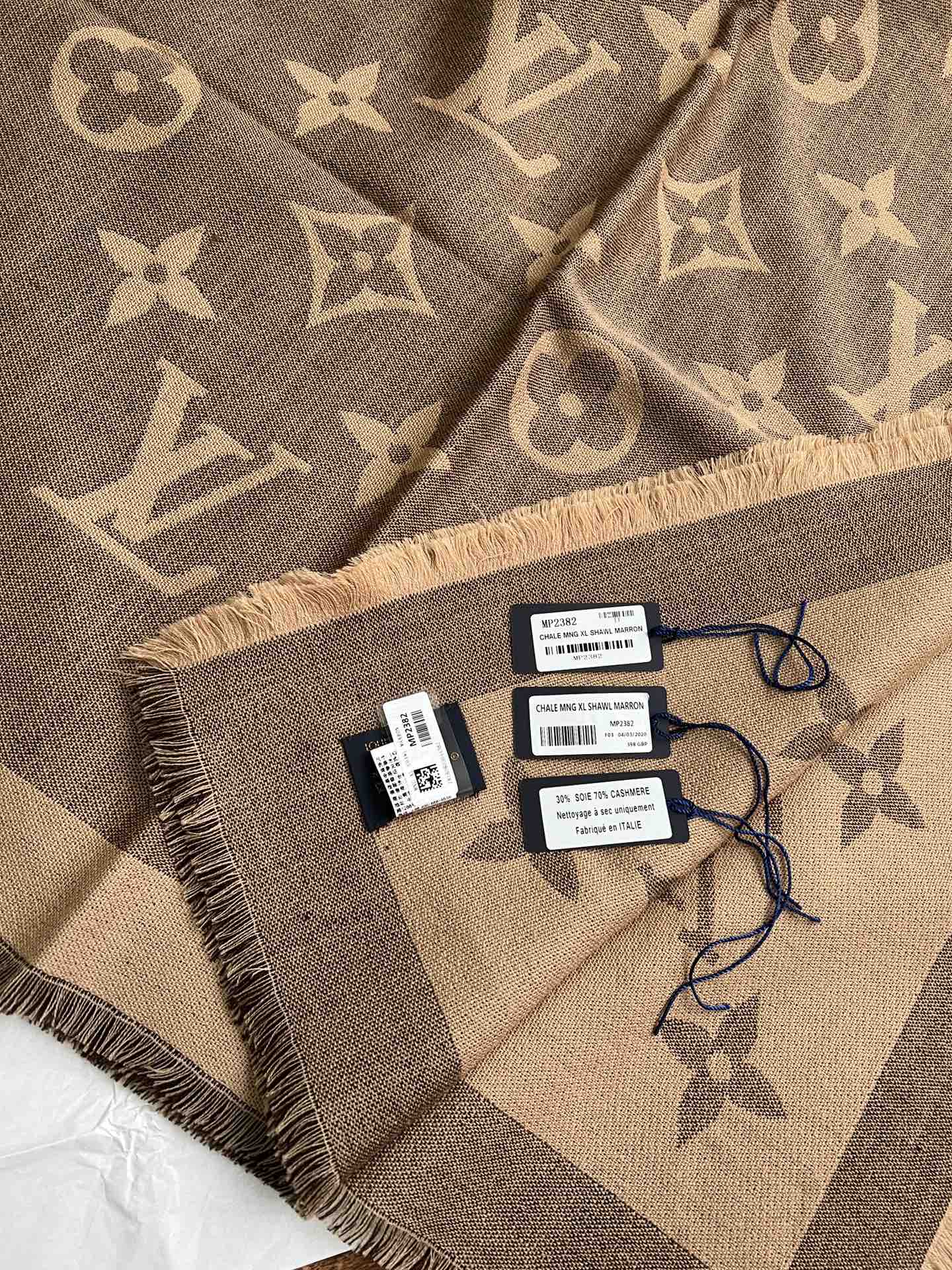 路L家-Monogram方巾 140*140cm 70%羊絨30%真絲 咖色