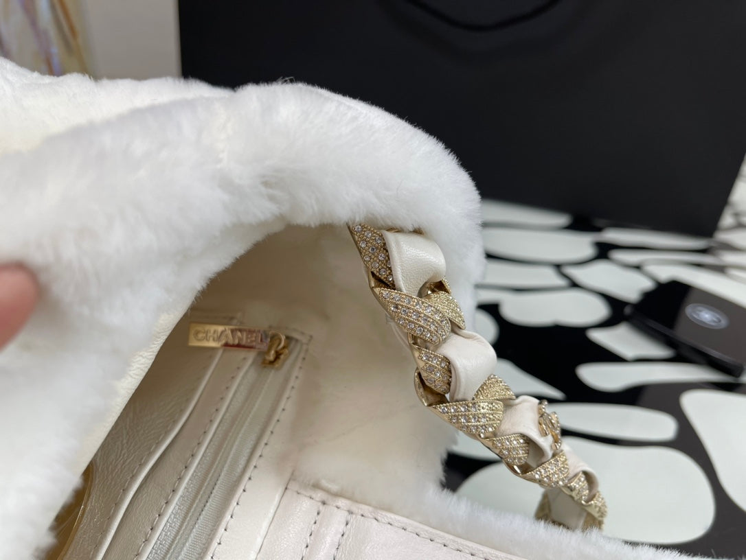 Chanel 剪羊毛鑽鏈包