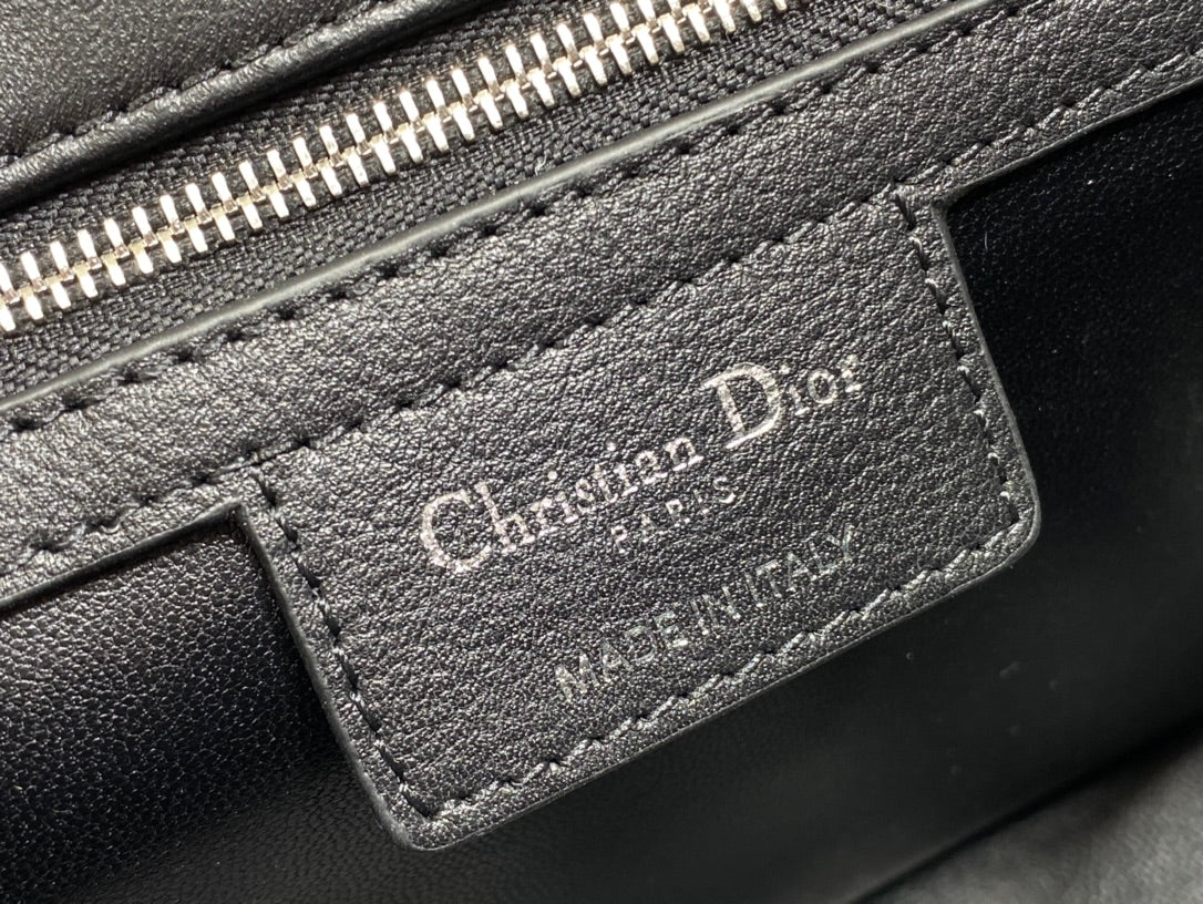 Dior Caro 大號28cm-黑色銀扣小牛皮