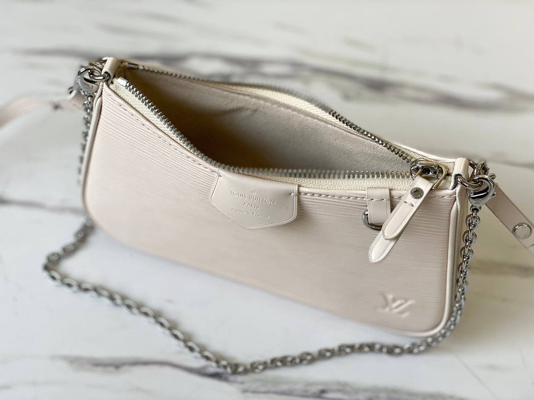 LV M80479 米色 Easy Pouch On Strap 手袋