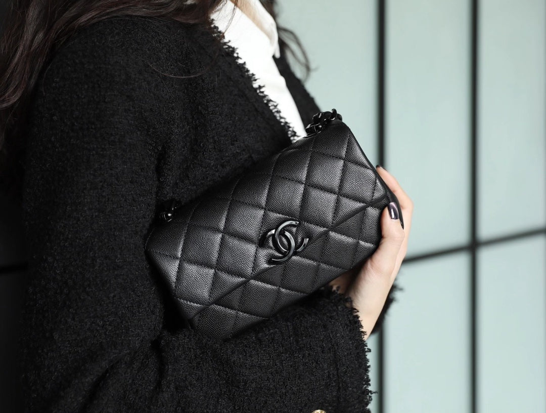 Chanel so black CF