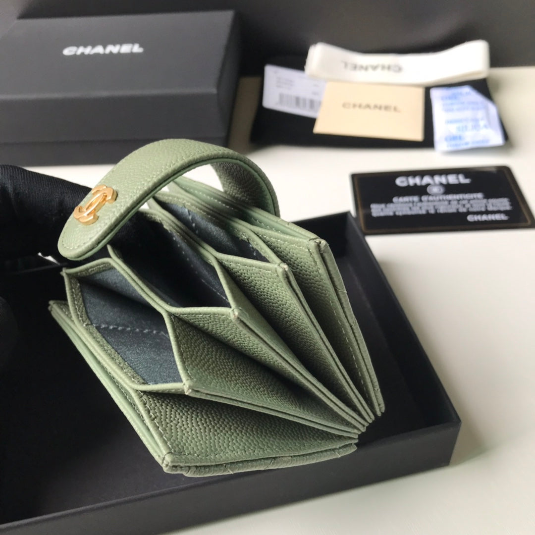 Chanel 多格層風琴式卡包