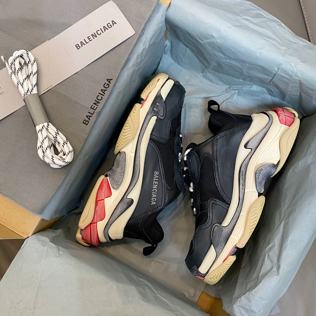 Balenciaga 巴黎世家-Triple S 老爹鞋