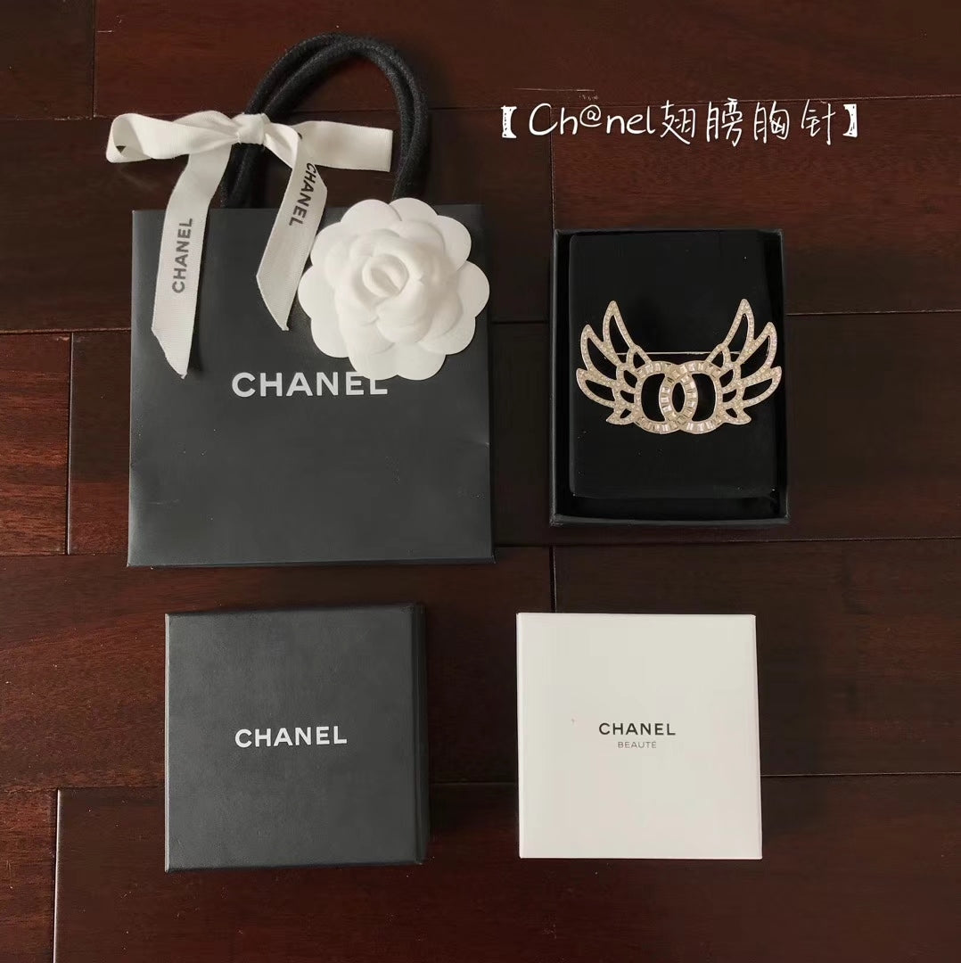 Chanel 胸針