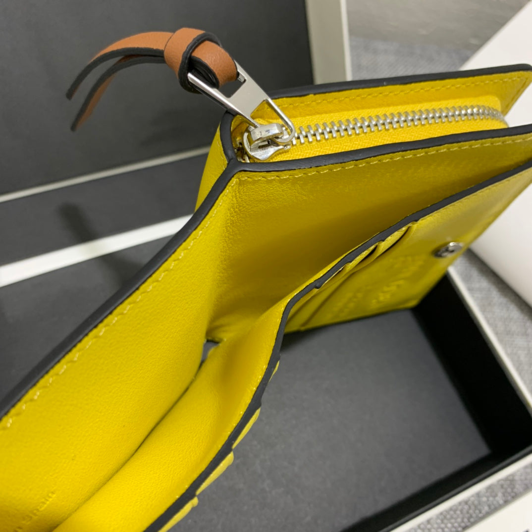 Loewe 限量特別款“龍貓”系列短夾