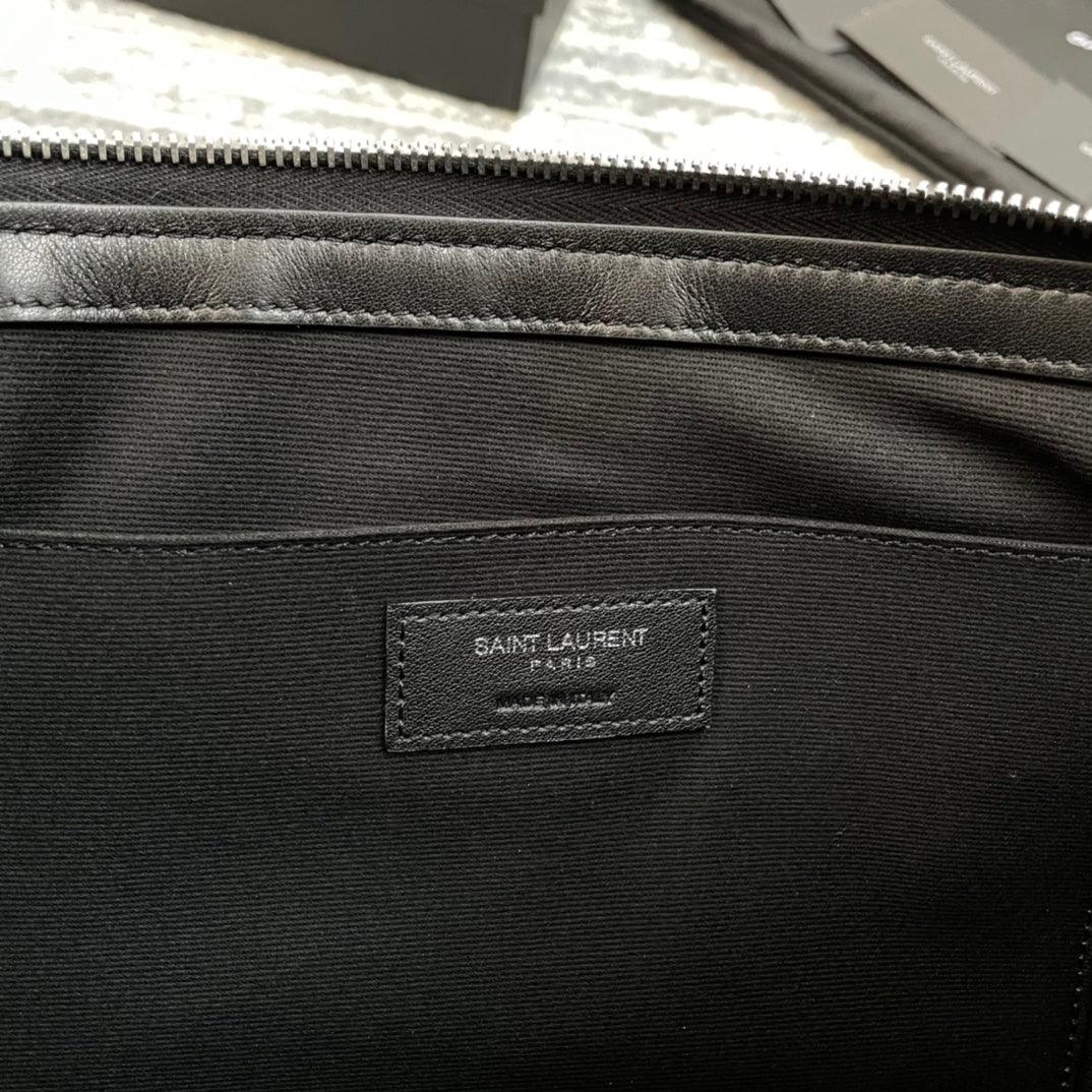 YSL MONOGRAM 大號手拿包-黑色小牛皮銀扣-36cm