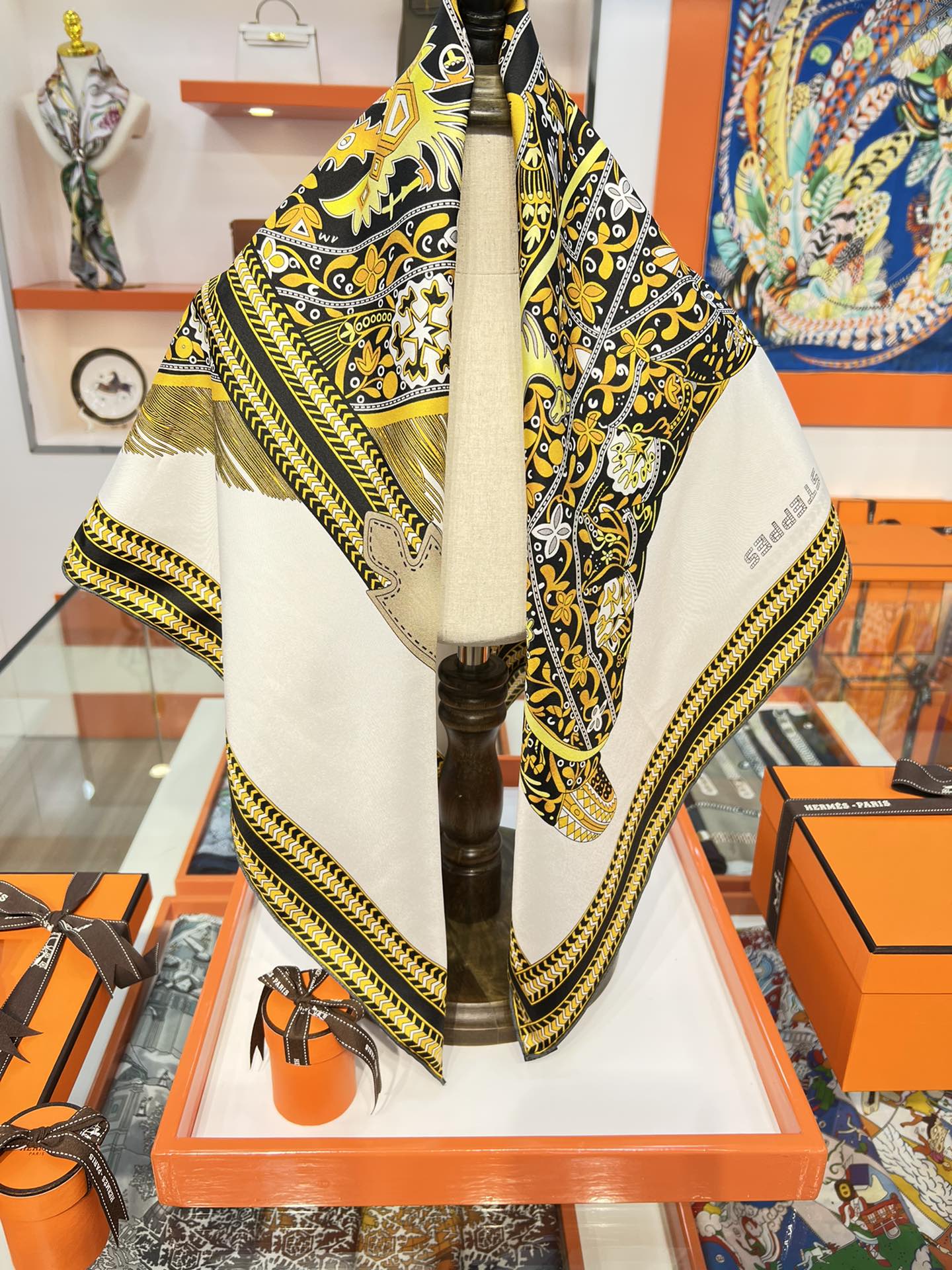 小愛款-90真絲方巾 草原馬鞍