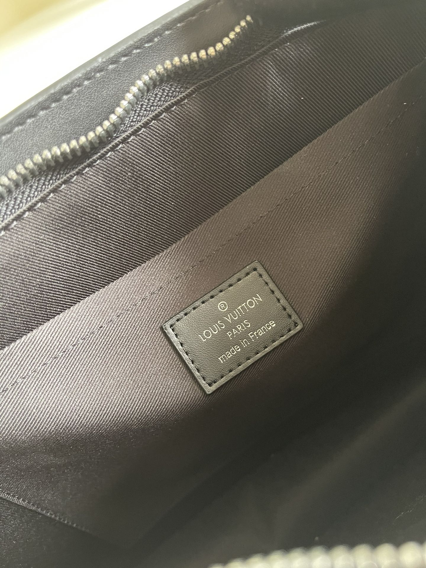 LV N60448 STANDING 手拿包