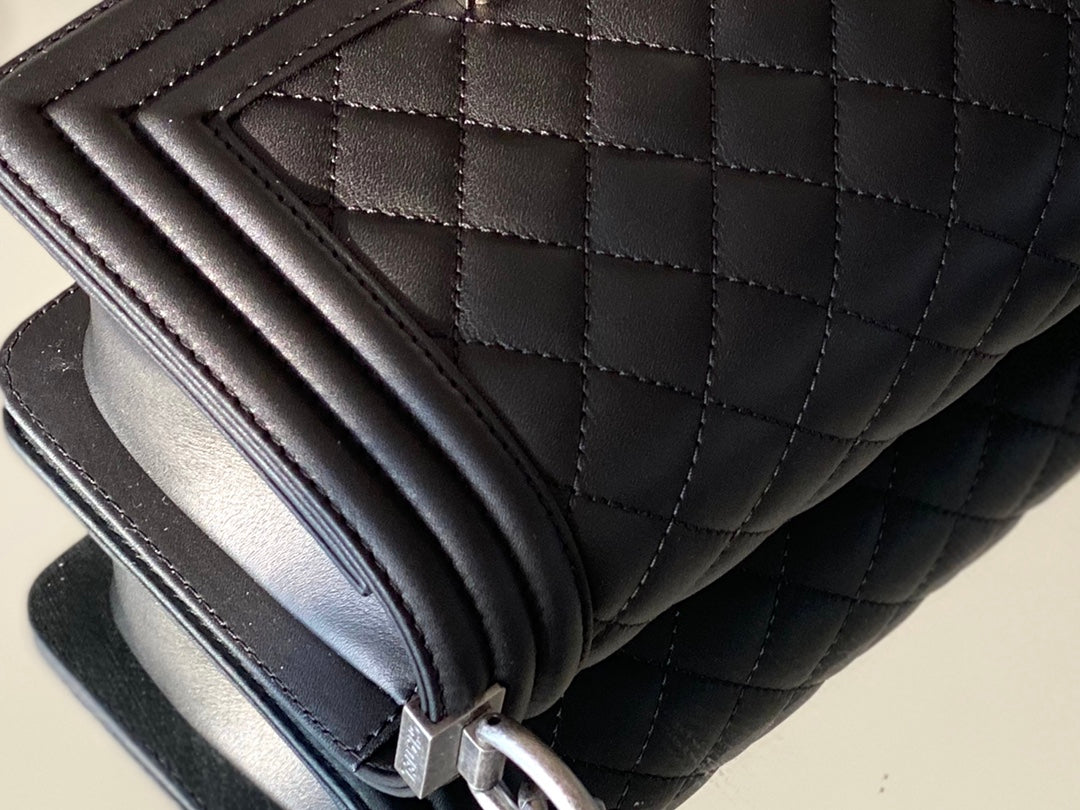 Chanel Leboy Mini-黑色胎牛皮-復古銀扣