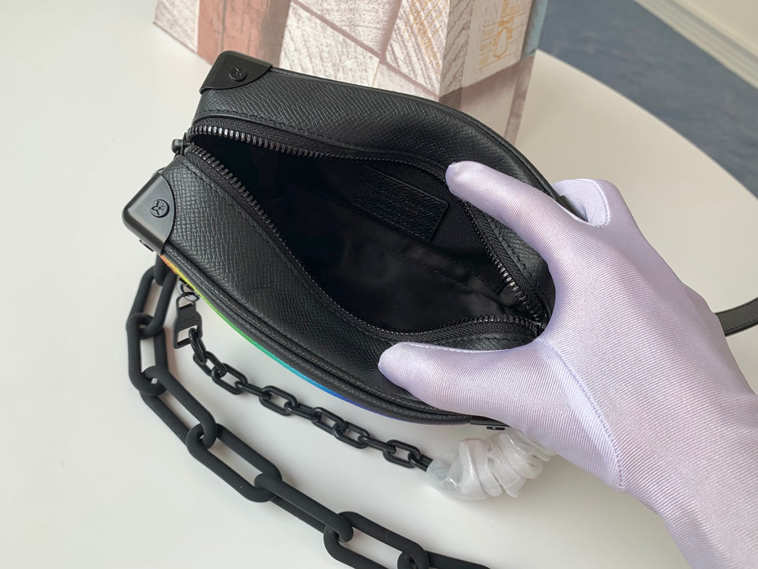 M30351 路L家-MINI SOFT TRUNK 手袋