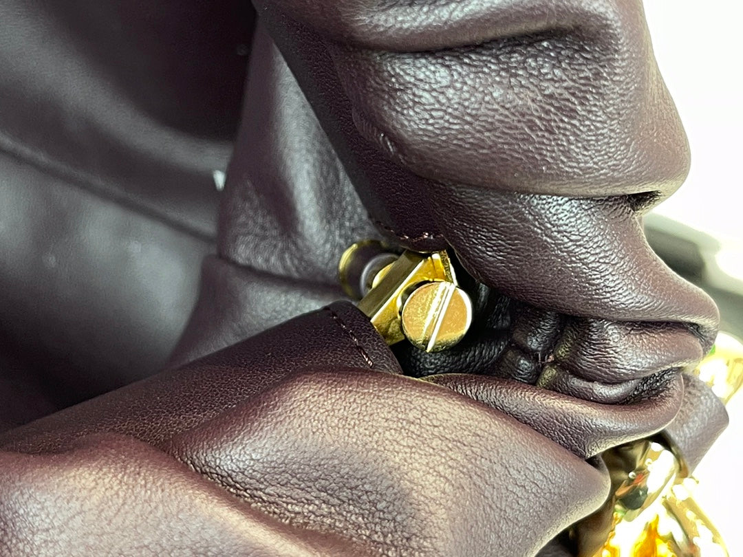B編織- The Chain Pouch 鏈條云朵包 31x12x16cm