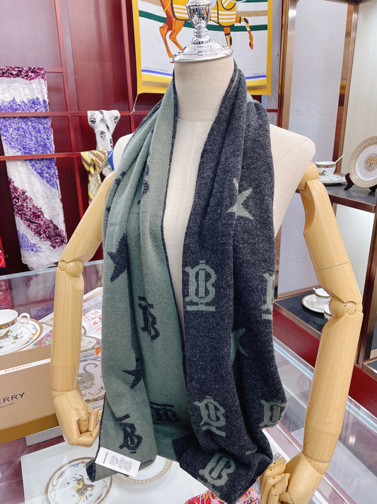 Burberry 雙面圍巾